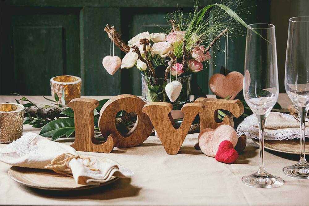 Geschenkbotique Cottbus: Love-Tischdekoration
